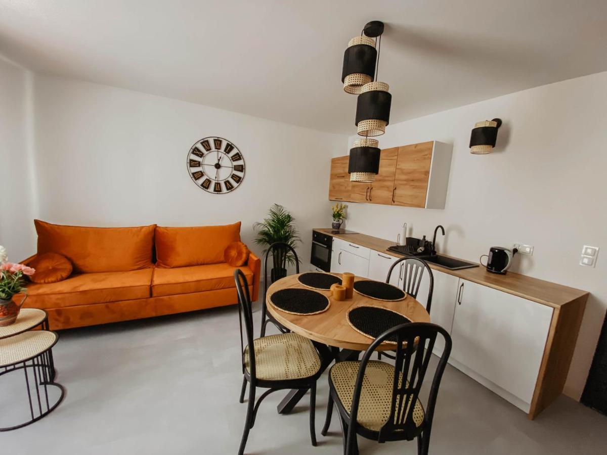 Cztery Pory Roku Apartment Виеле Екстериор снимка