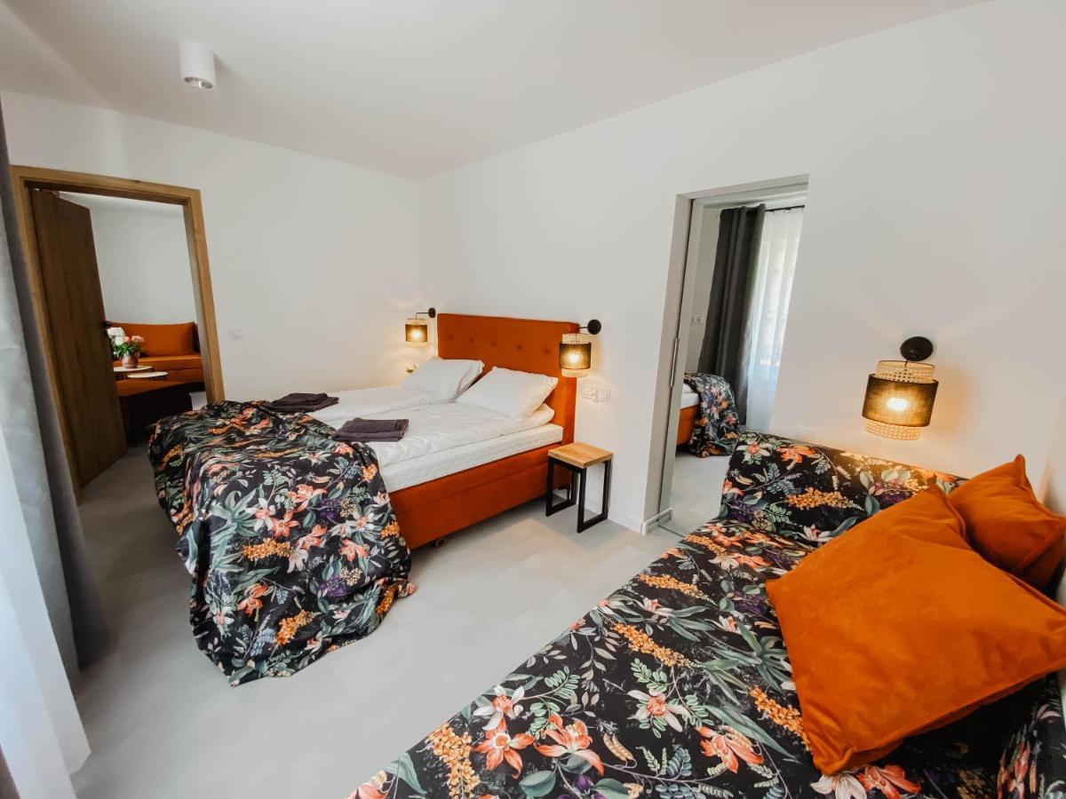 Cztery Pory Roku Apartment Виеле Екстериор снимка