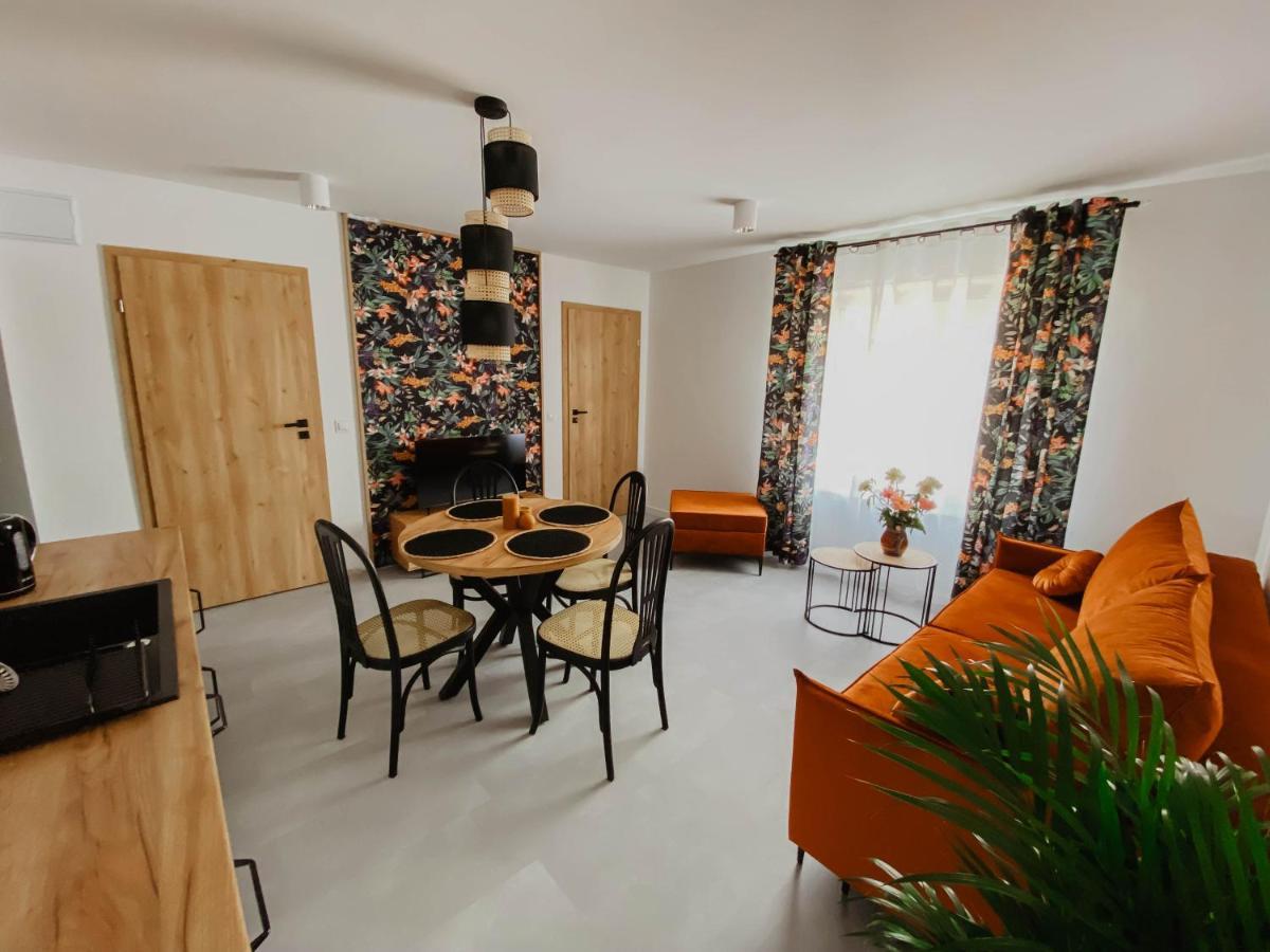 Cztery Pory Roku Apartment Виеле Екстериор снимка