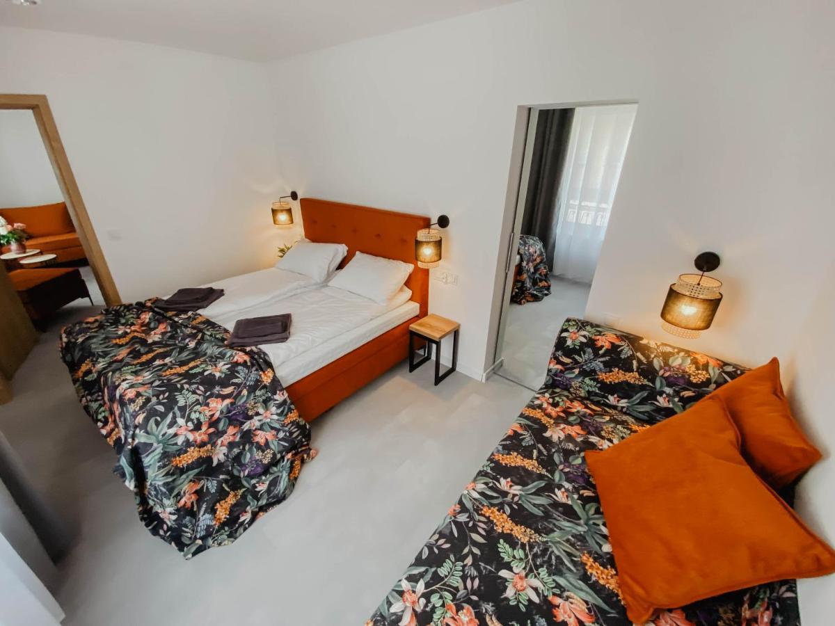 Cztery Pory Roku Apartment Виеле Екстериор снимка