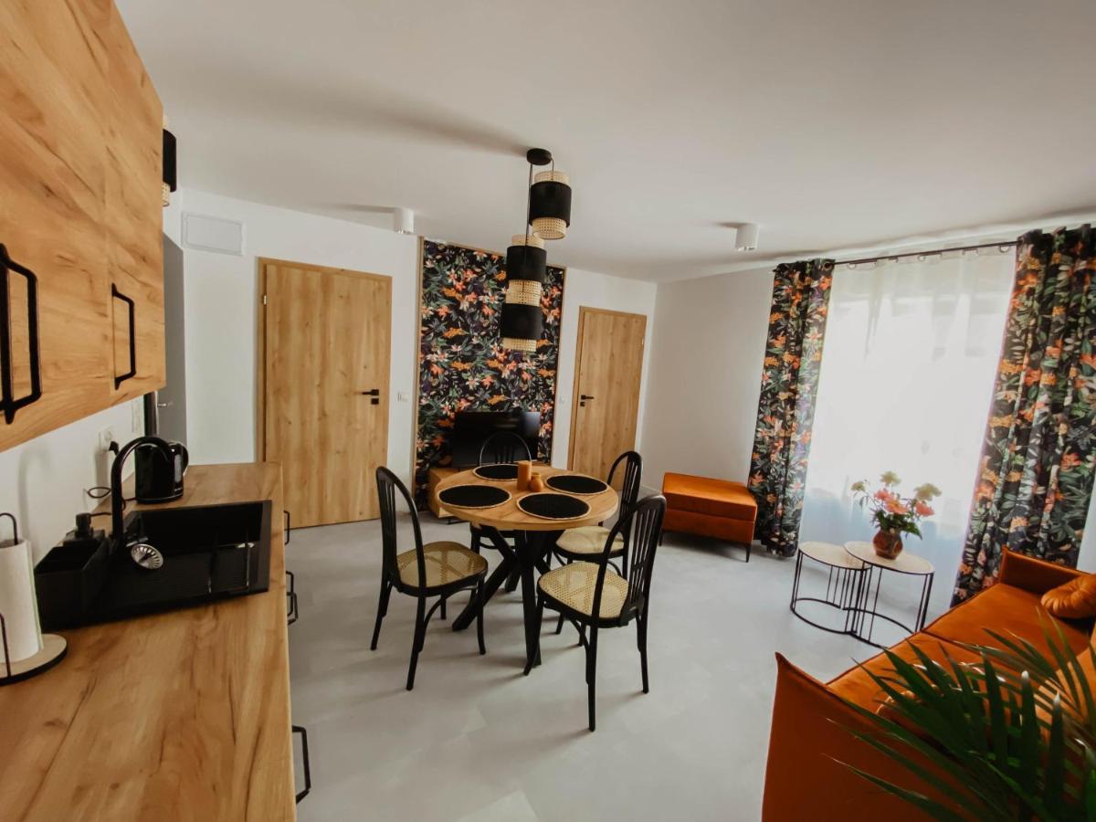 Cztery Pory Roku Apartment Виеле Екстериор снимка