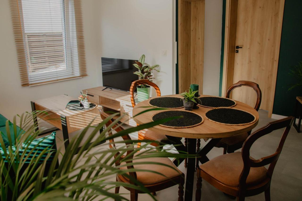 Cztery Pory Roku Apartment Виеле Екстериор снимка