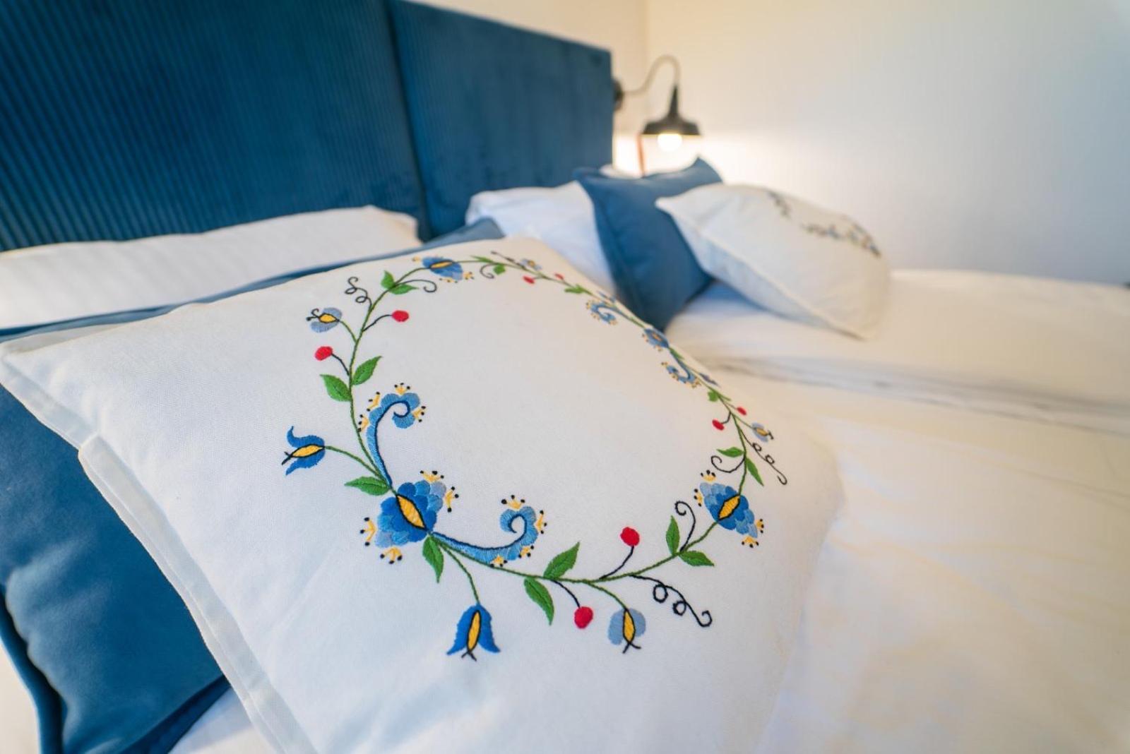 Cztery Pory Roku Apartment Виеле Екстериор снимка
