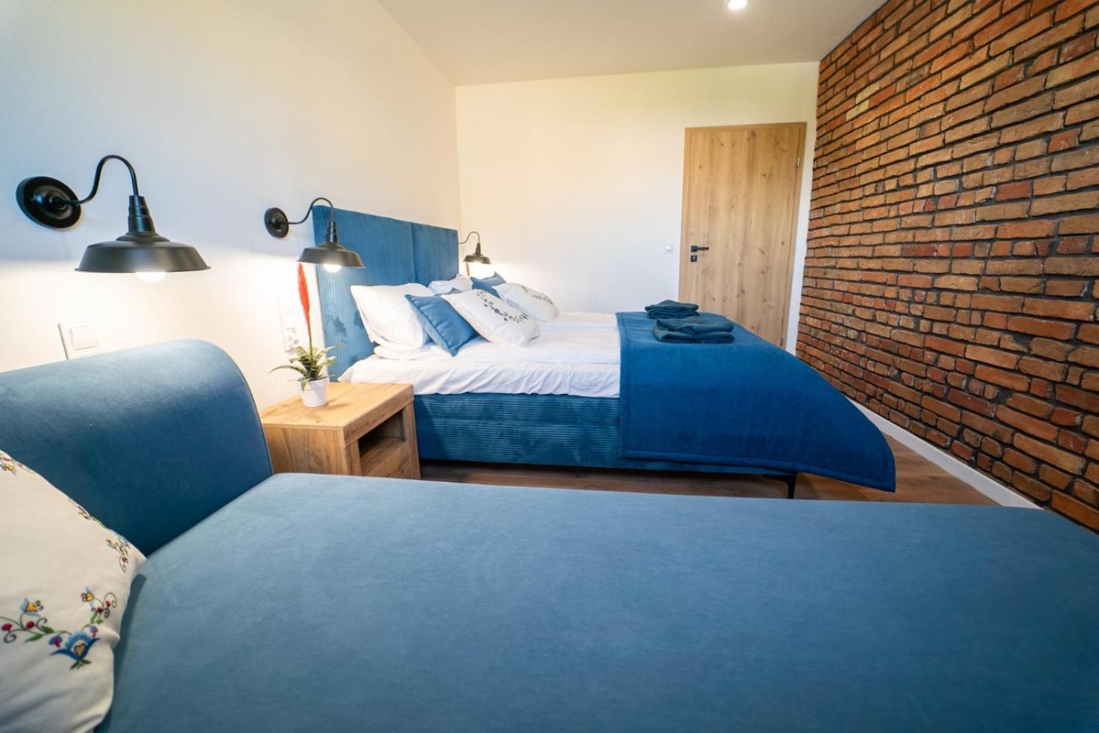 Cztery Pory Roku Apartment Виеле Екстериор снимка