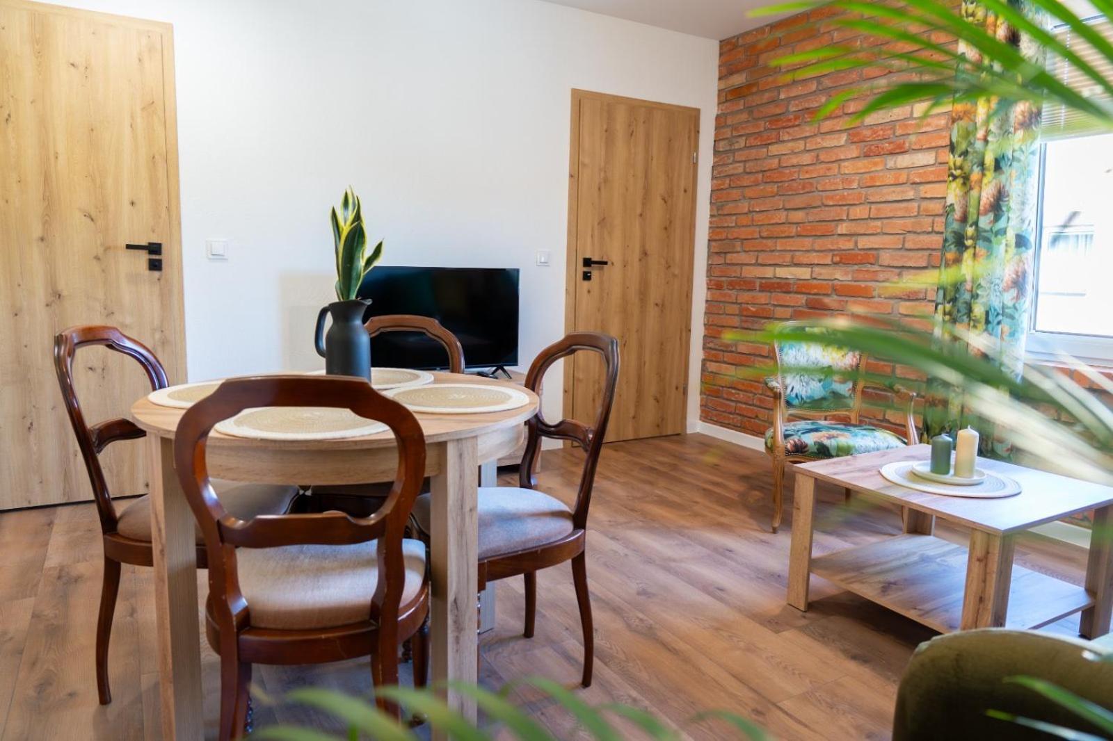 Cztery Pory Roku Apartment Виеле Екстериор снимка