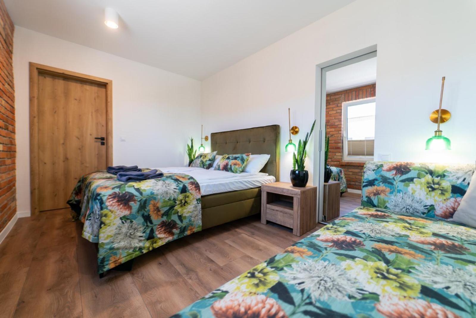 Cztery Pory Roku Apartment Виеле Екстериор снимка