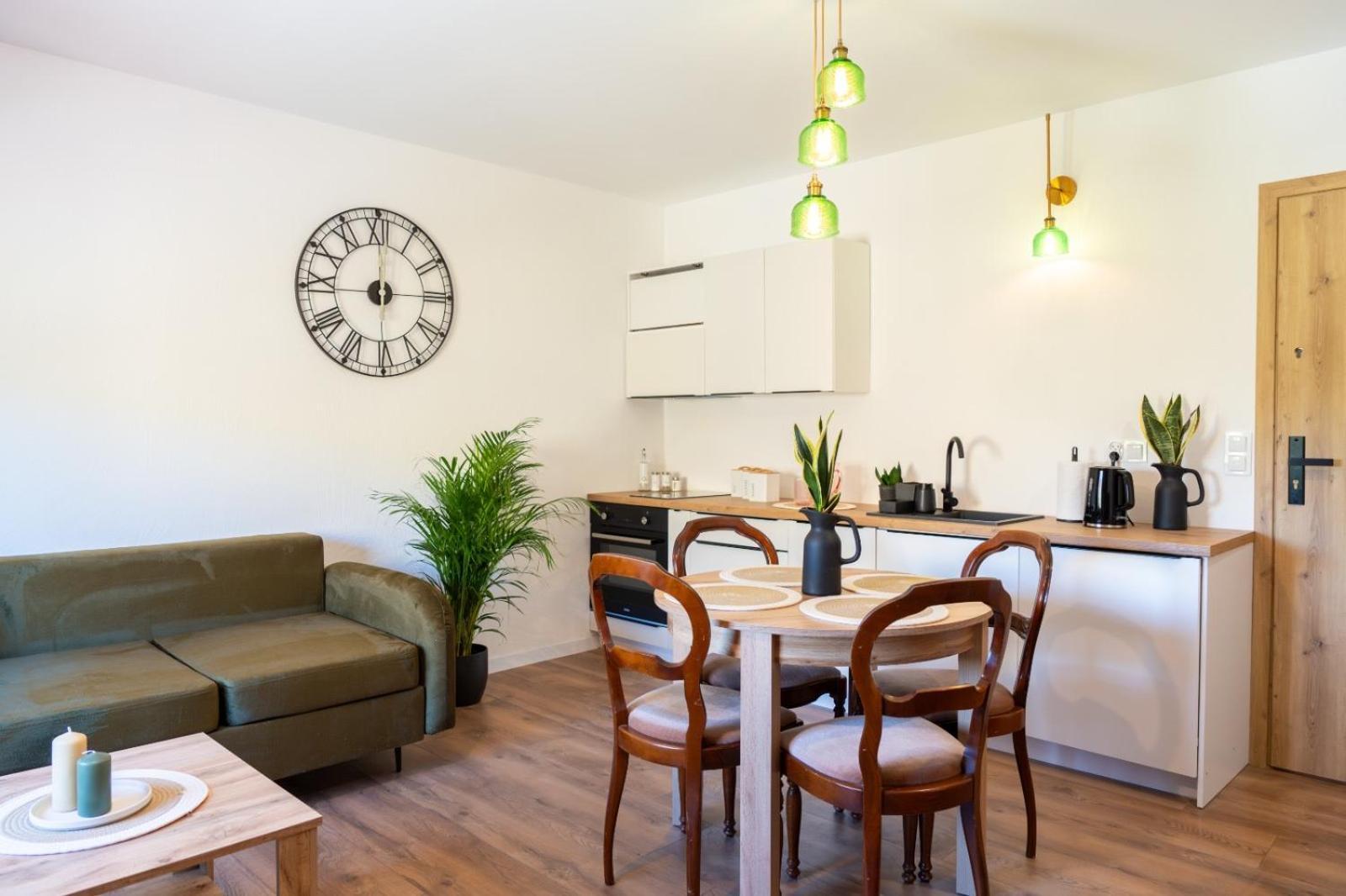Cztery Pory Roku Apartment Виеле Екстериор снимка